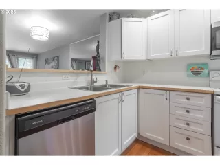 Photo #3: 624755179 Listing 