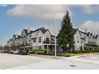 Photo #5: 624890298 Listing