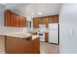 Photo #2: 625065630 Listing 