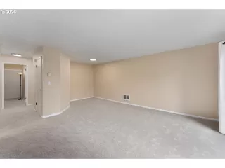 Photo #6: 625065630 Listing 