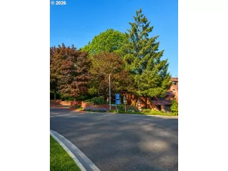 Photo #2: 625871517 Listing 