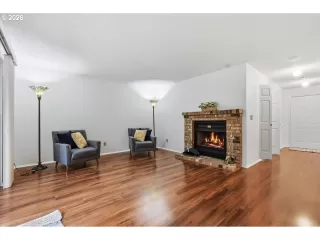 Photo #4: 626071979 Listing