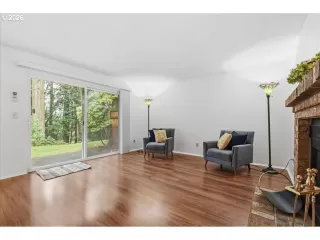 Photo #5: 626071979 Listing