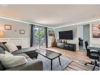 Photo #2: 626290012 Listing 