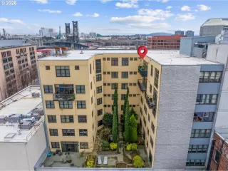 More Details about MLS # 626825183 : 411 NW FLANDERS ST 805