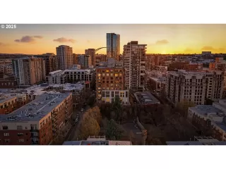 Photo #6: 627121593 Listing