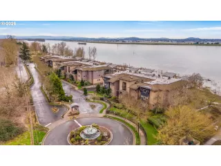 Photo #4: 627548589 Listing 