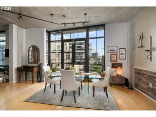 Photo #4: 627691374 Listing 