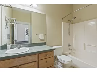 Photo #3: 628270235 Listing