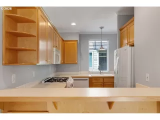 Photo #2: 628878857 Listing