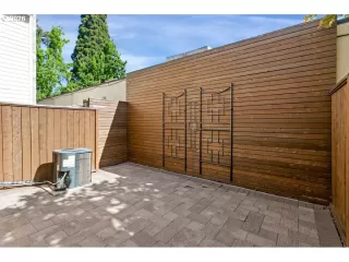 Photo #6: 628878857 Listing