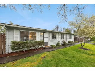 Click for more information on MLS # 629194321 : 5566 SW ERICKSON AVE More Details about MLS # 629194321 : 5566 SW ERICKSON AVE
