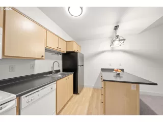 Photo #3: 629256469 Listing