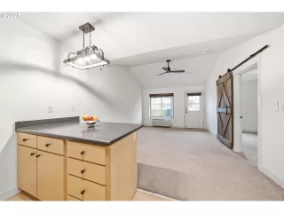 Photo #5: 629256469 Listing