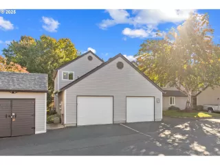 Photo #2: 629519735 Listing