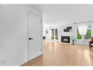 Photo #4: 629519735 Listing