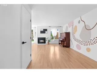 Photo #5: 629519735 Listing