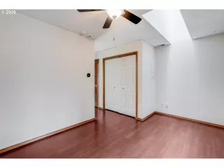 Photo #5: 629755781 Listing