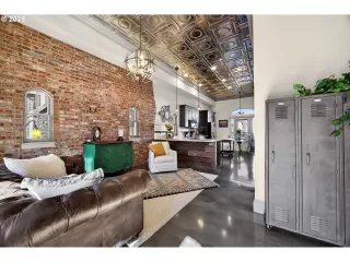 Photo #4: 629814552 Listing 