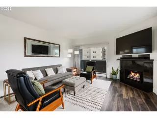 Photo #5: 629863036 Listing