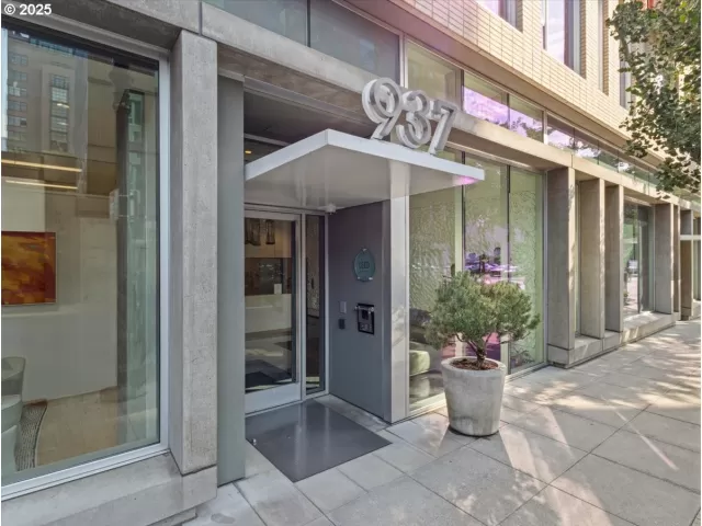 MLS: 630048023 Condo For Sale