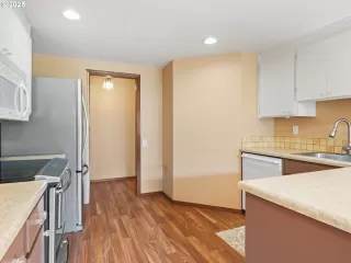 Photo #6: 631118393 Listing