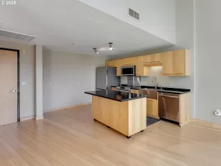 Photo #5: 631328069 Listing