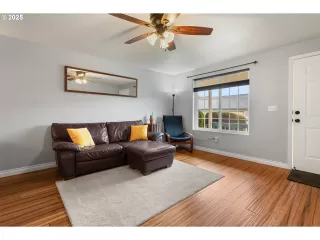 Photo #3: 631383037 Listing 