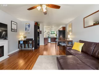 Photo #4: 631383037 Listing 