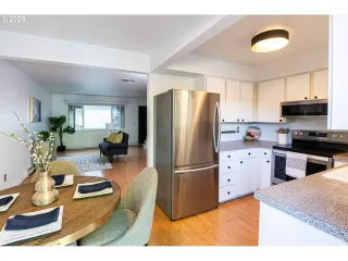 Photo #2: 631418236 Listing 