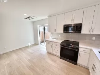 Photo #2: 631535241 Listing 