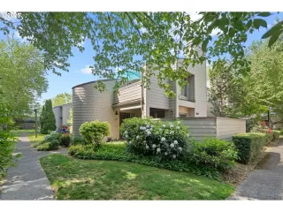 Photo #2: 631648341 Listing