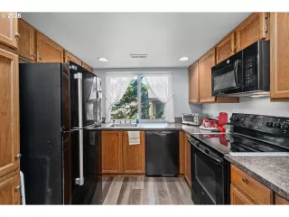 Photo #5: 631648341 Listing