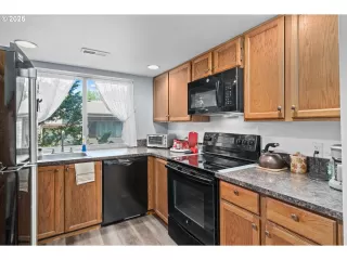 Photo #6: 631648341 Listing