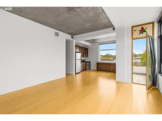 Photo #3: 631981835 Listing 