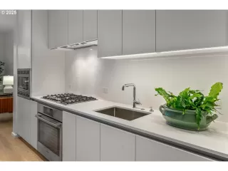 Photo #3: 632083271 Listing 