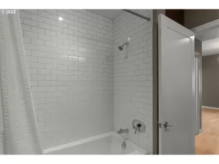 Photo #5: 632877472 Listing