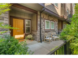 More Details about MLS # 632999500 : 712 SE 33RD AVE 12