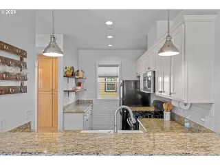 Photo #5: 632999500 Listing 