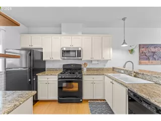 Photo #6: 632999500 Listing 