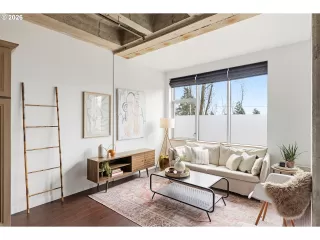 Photo #5: 633174001 Listing