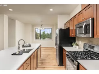 Photo #2: 633250943 Listing