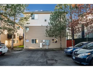 Photo #1: 633399915 Listing 