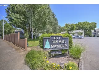 Photo #3: 633734171 Listing