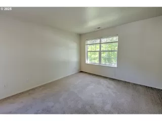 Photo #4: 633734171 Listing