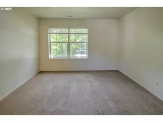 Photo #5: 633734171 Listing