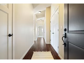 Browse active condo listings in LOFTS AT 45 CENTRAL