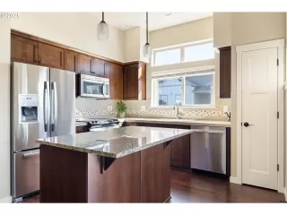 Photo #1: 633892428 Listing 