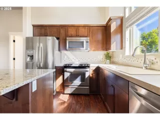 Photo #2: 633892428 Listing 