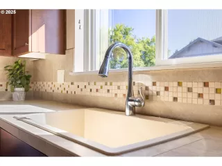 Photo #3: 633892428 Listing 